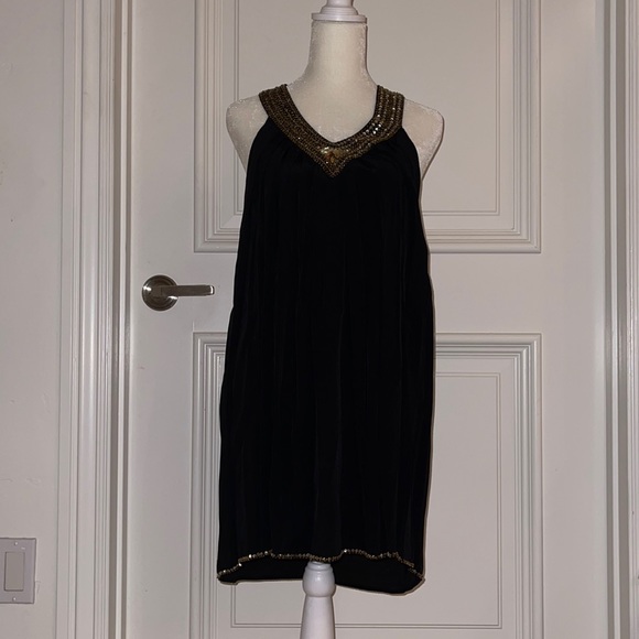 Dresses & Skirts - Black sequin dress